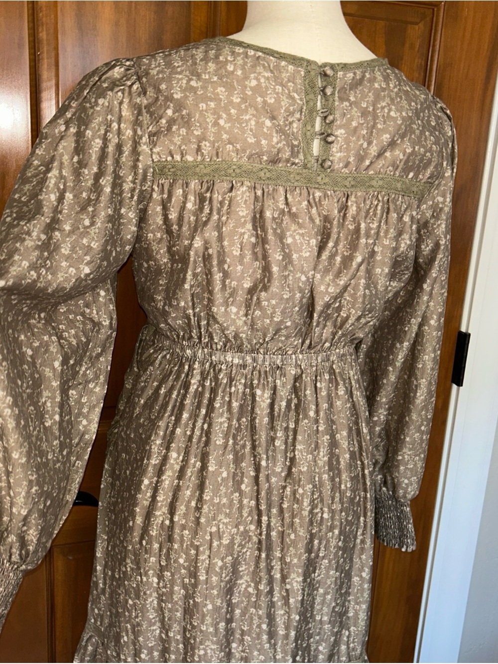In Loom Beige Floral Long Sleeve Tiered Maxi Dress Cottage Core Fairy Bridgerton - Picture 7 of 16